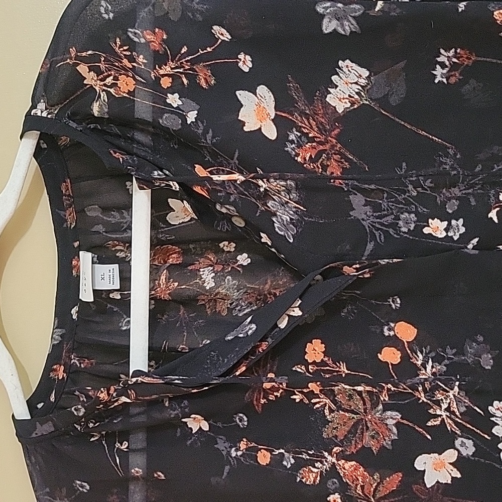 Sheer Floral Blouse - Picture 2 of 4